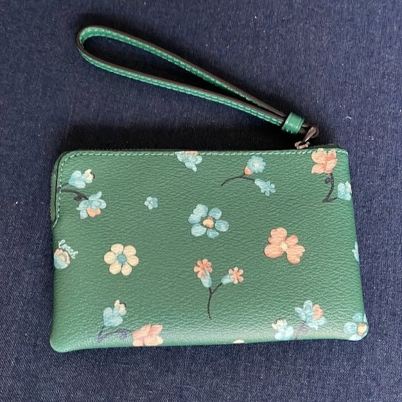 Coach Mystical Floral Corner Zip Wristlet Green Multi - Picture 2 of 13